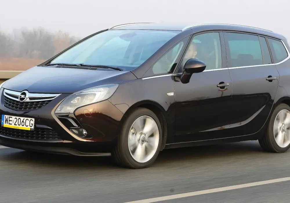 Opel Zafira C - Czy warto kupić? Silniki, usterki, ceny