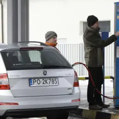 Ile kosztuje gaz CNG w Polsce? Sprawdź ceny i oszczędności