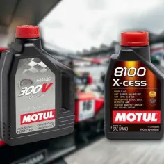 Dwa oleje Motul: 300V Power i 8100 X-cess. Czy Motul jest lepszy do motocykli sportowych? Oba to wysokiej jakości oleje.