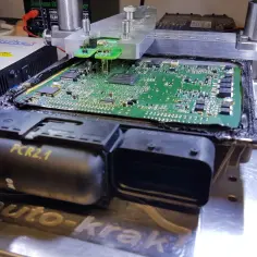 Naprawa sterownika Opel PCR2.1, diagnoza DTC P0301. Elektronika samochodowa.