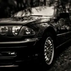 Jak myć czarne auto na myjni bezdotykowej bez zacieków i rys