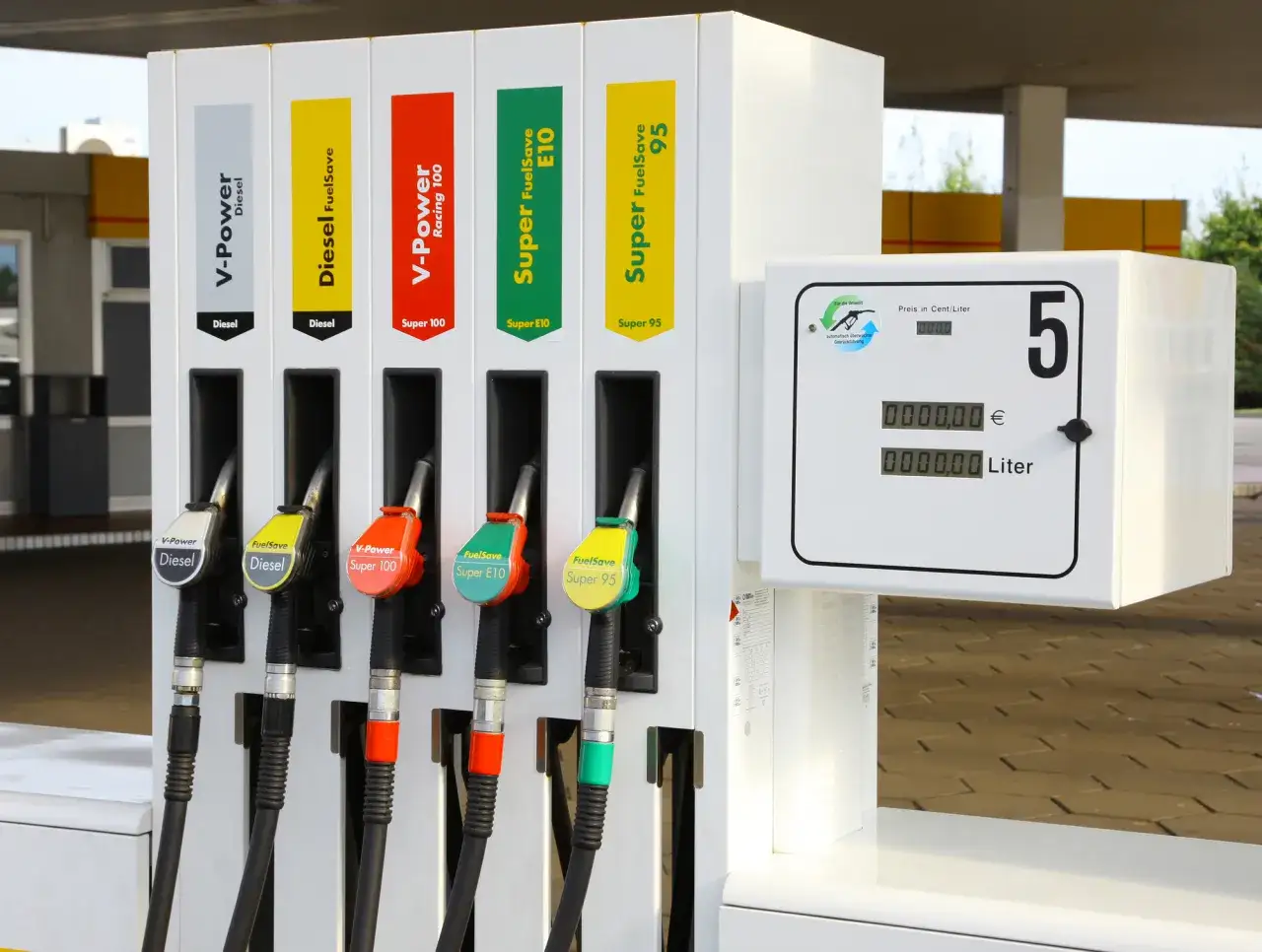 Zdjęcie Jak wygląda diesel paliwo? Odkryj jego cechy i właściwości