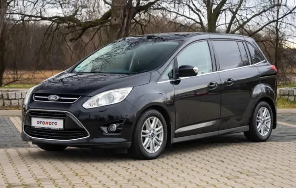 Ford C-Max opinie - Czy ten van nadal ma sens?