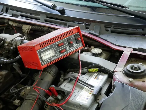 Alternator - jak sprawdzić ładowanie i uniknąć awarii?