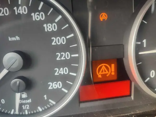 DTC w BMW - Co to jest i jak używać? Kontrolki, porady
