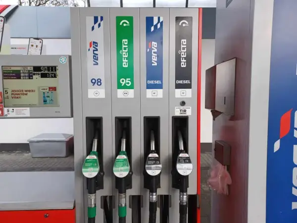 Efecta 95 benzyna czy diesel - co wybrać dla lepszej wydajności?