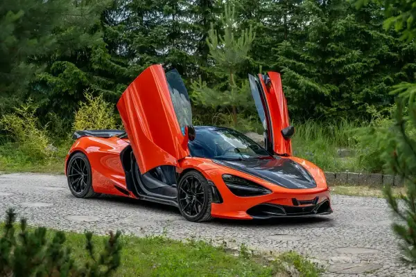 Ile kosztuje McLaren? Ceny Artury i używanych modeli
