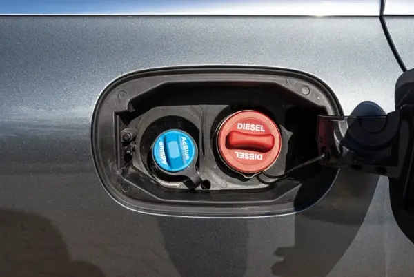 AdBlue w dieslu - co to, jak dolewać i uniknąć problemów?
