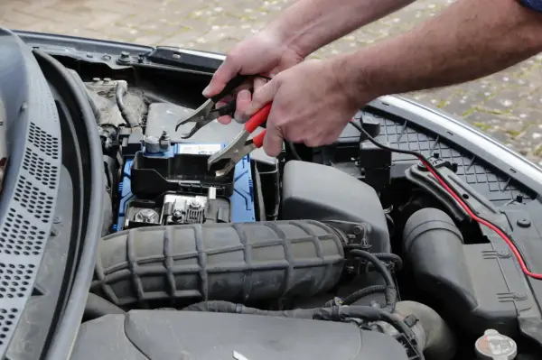 Auto nie odpala? Diagnostyka krok po kroku i co sprawdzić!