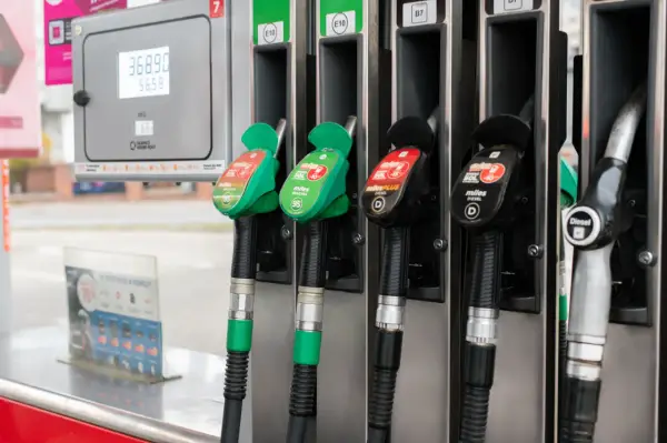 Jak wygląda diesel paliwo? Odkryj jego cechy i właściwości