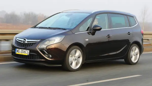Opel Zafira C - Czy warto kupić? Silniki, usterki, ceny